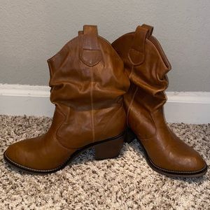 NEVER WORN Brown Boots